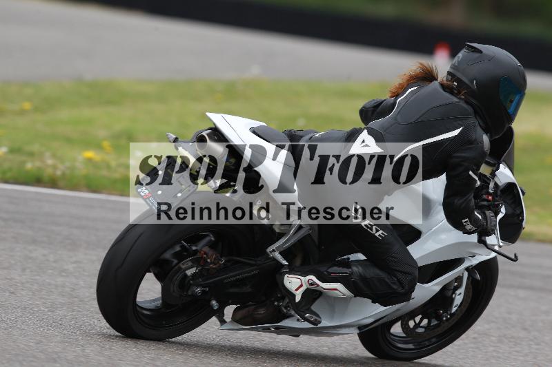 Archiv-2022/13 25.04.2022 Plüss Moto Sport ADR/Freies Fahren/16